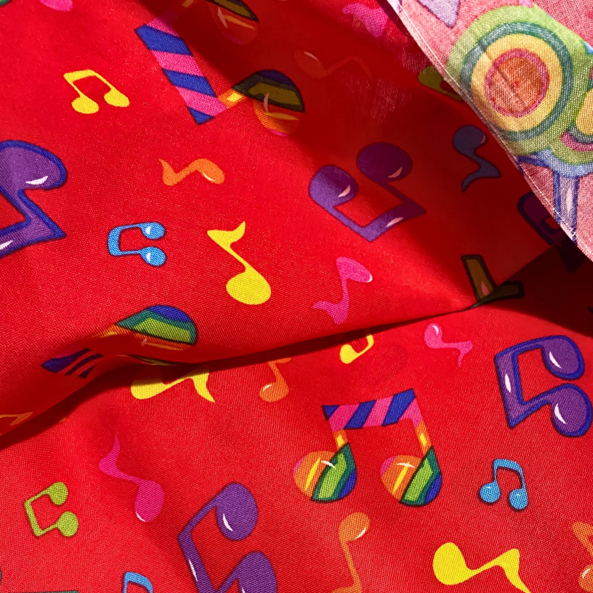 Tossed rainbow striped music notes yellow green blue purple pink red novelty retro fabric for music quilts bags vests retro skirts and sewing
