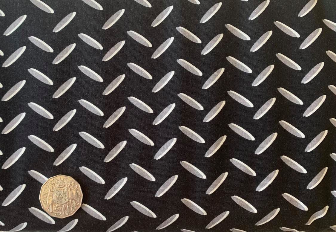 Checkerplate Tyre Tracks Large (Black)